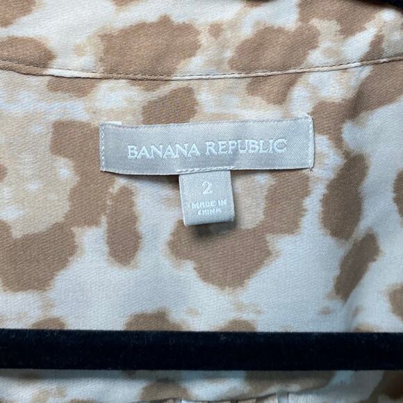Banana Republic - Cheetah Print Blouse - Size 2 - Picture 4 of 13
